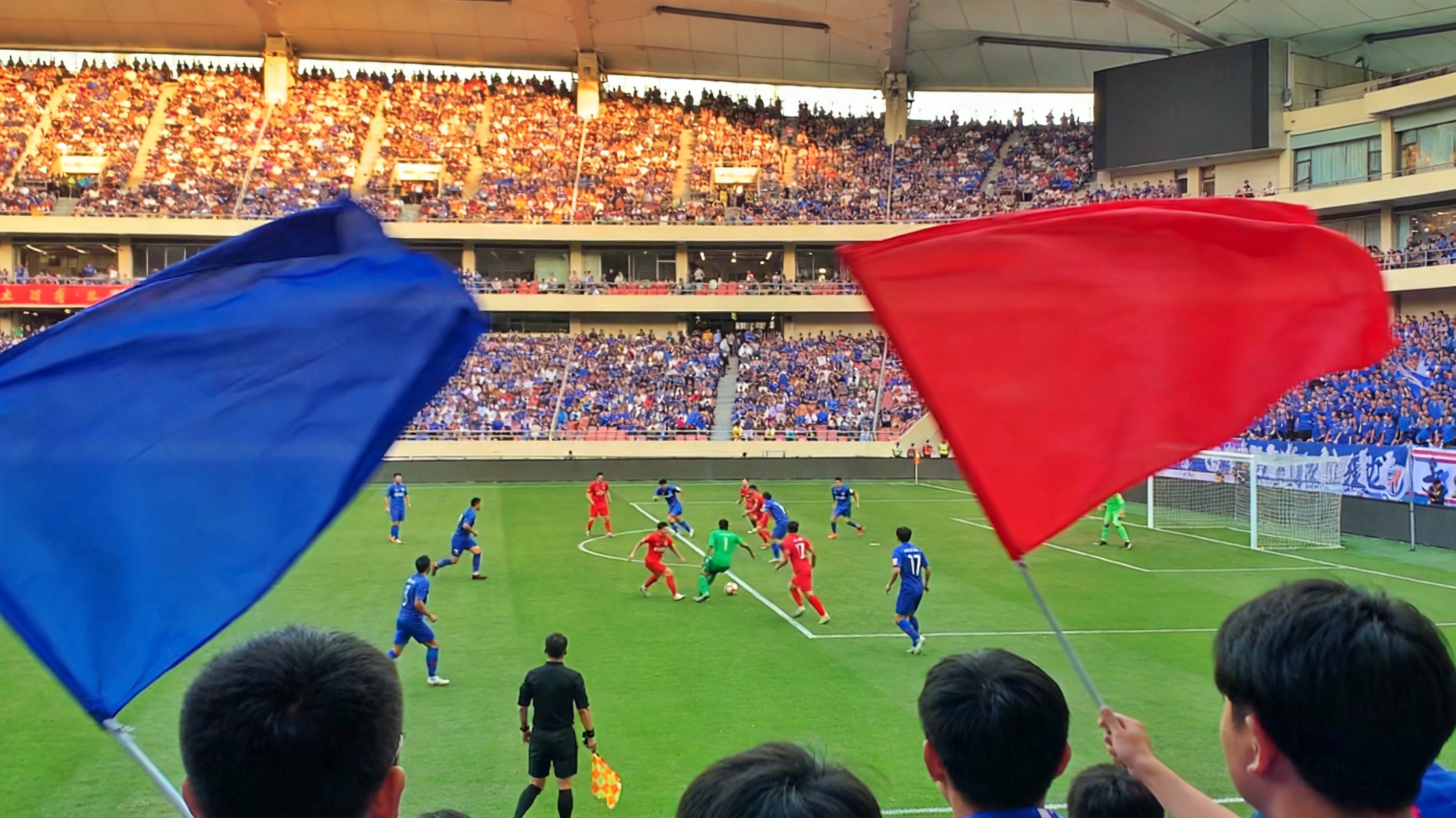 中国足球协会超级联赛上海德比比赛日画面